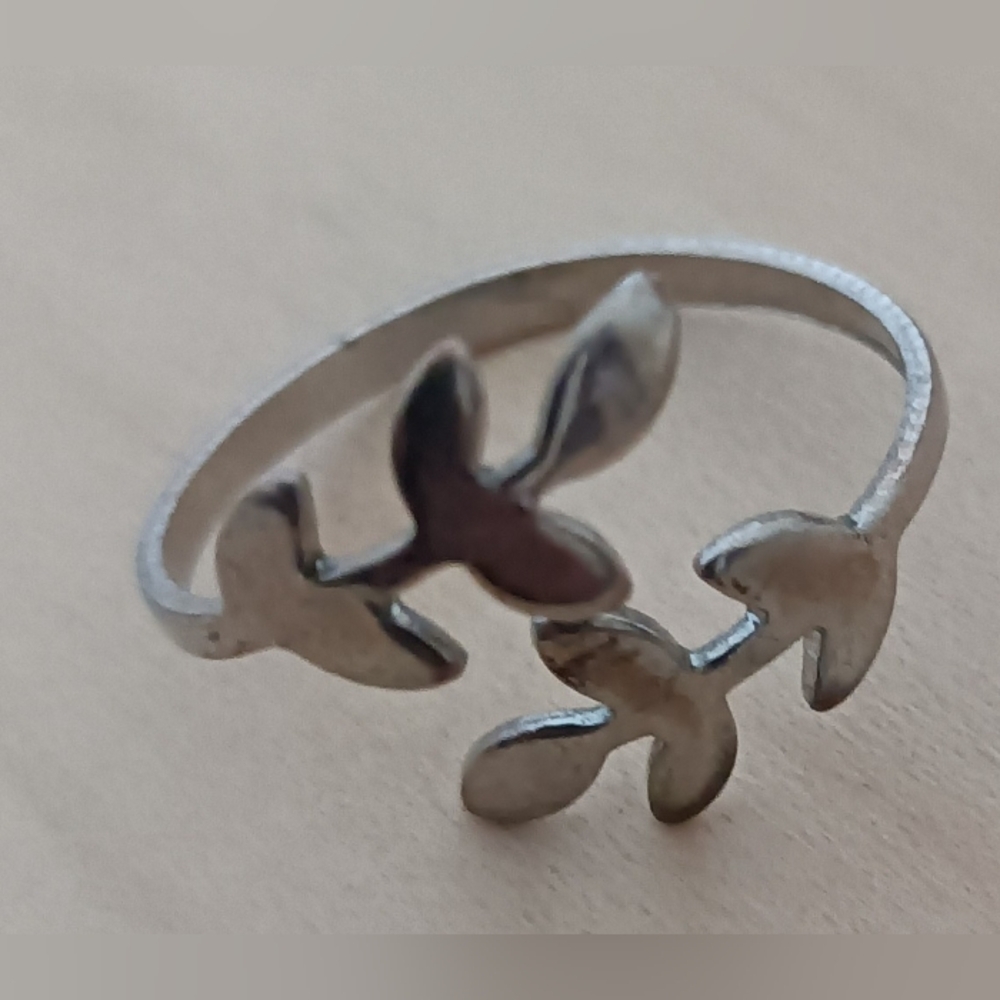 Silver Floral Triple Leaf Ring